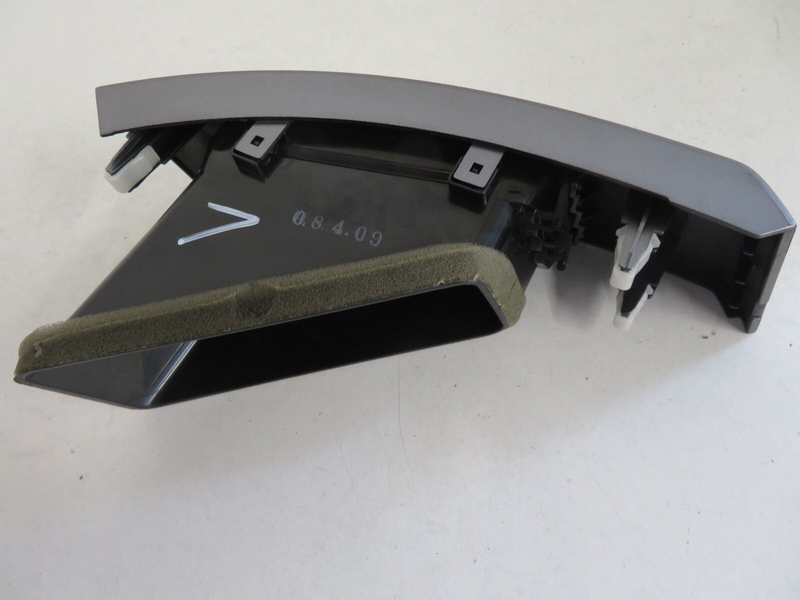 PEUGEOT 4007 DASHBOARD CENTER LEFT AIR VENT GN711-14260 2007-2012 1603-7