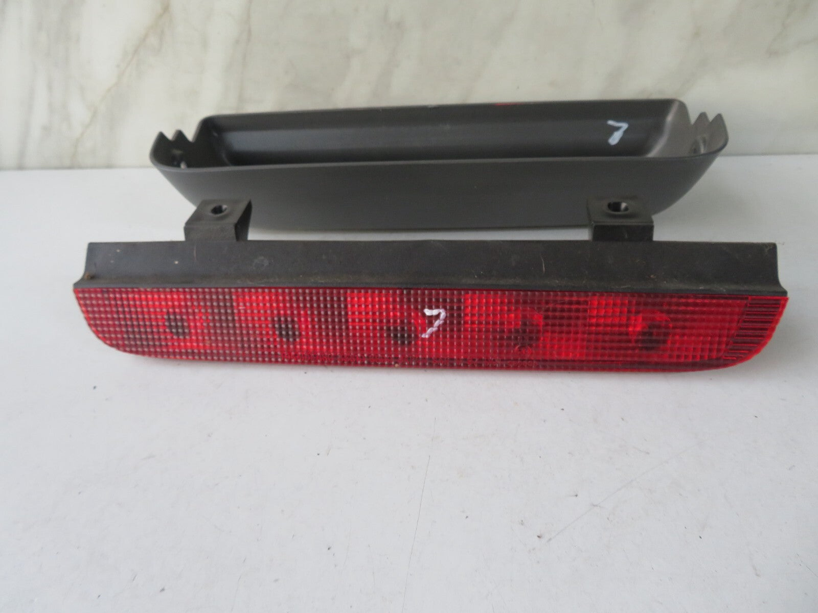 SUZUKI JIMNY REAR THIRD MIDDLE BRAKE LIGHT 1998-2005 AMS1509-7
