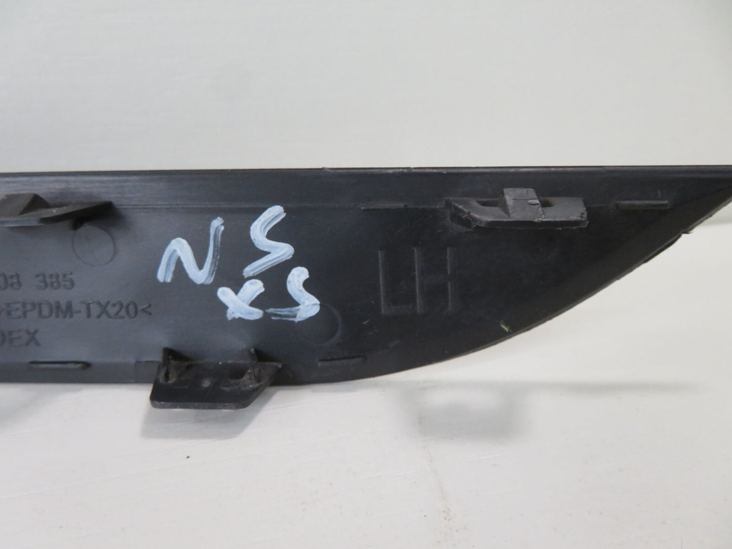 BMW X5 E53 FRONT NSF BUMPER TRIM 8408385 1999-2003 MIX1647-6