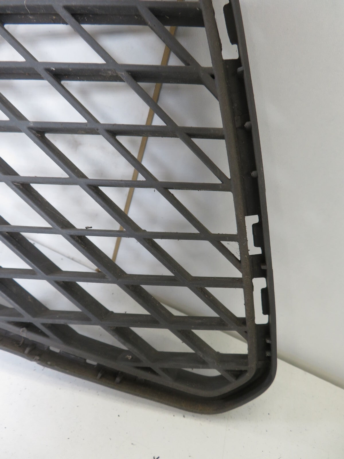 FORD FOCUS CC CONVERTIBLE FRONT GRILL 5M5J-17K945-AB 2006-2010