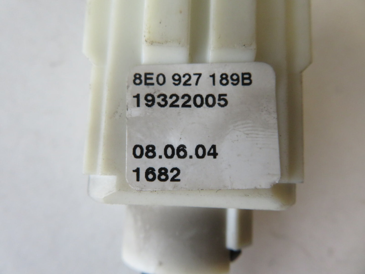 VOLKSWAGEN VW PASSAT B5.5 CLUTCH PEDAL SWITCH 8E0927189B 01-05 AMS1348