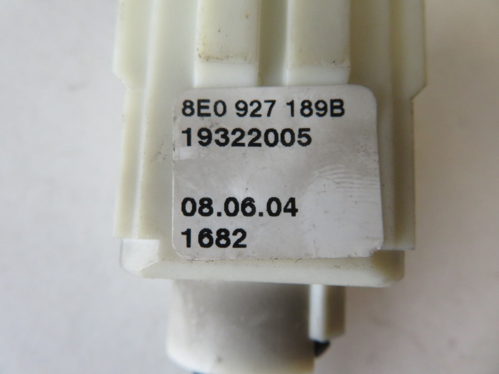 VOLKSWAGEN VW PASSAT B5.5 CLUTCH PEDAL SWITCH 8E0927189B 01-05 AMS1348