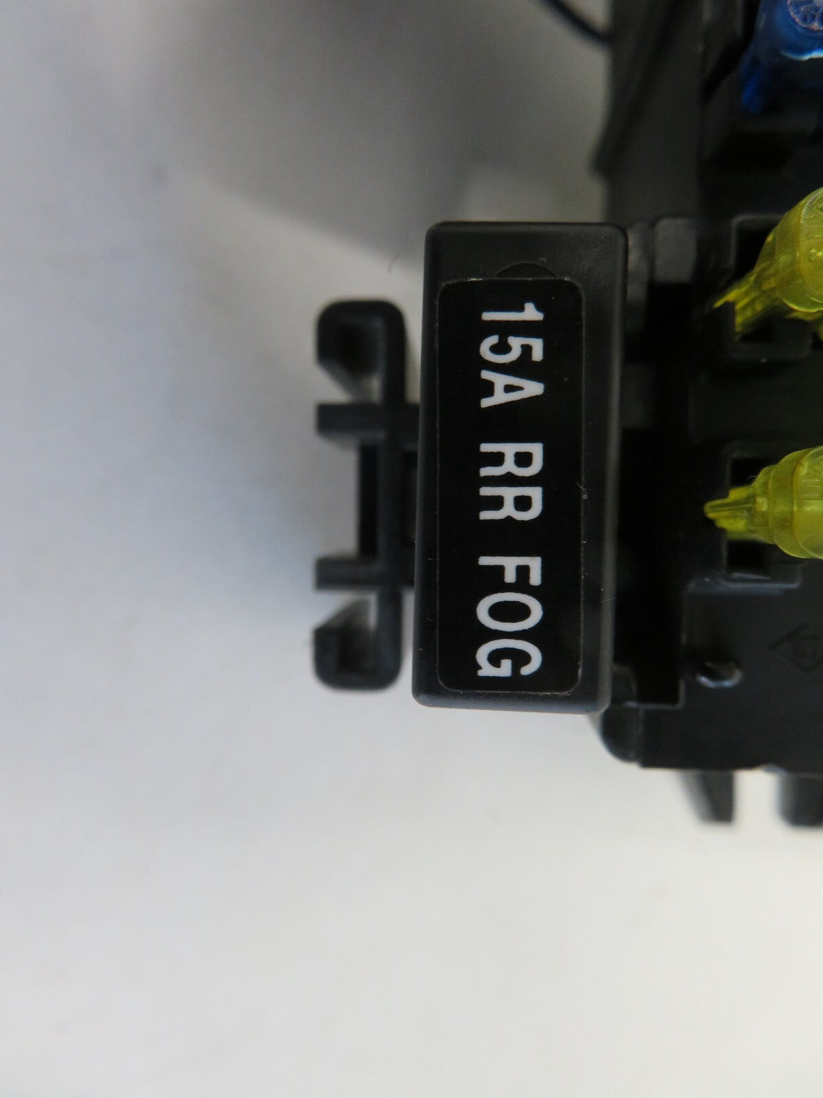 SUZUKI SWIFT GLS INTERIOR FUSE BOX 1988-2002 1411-6