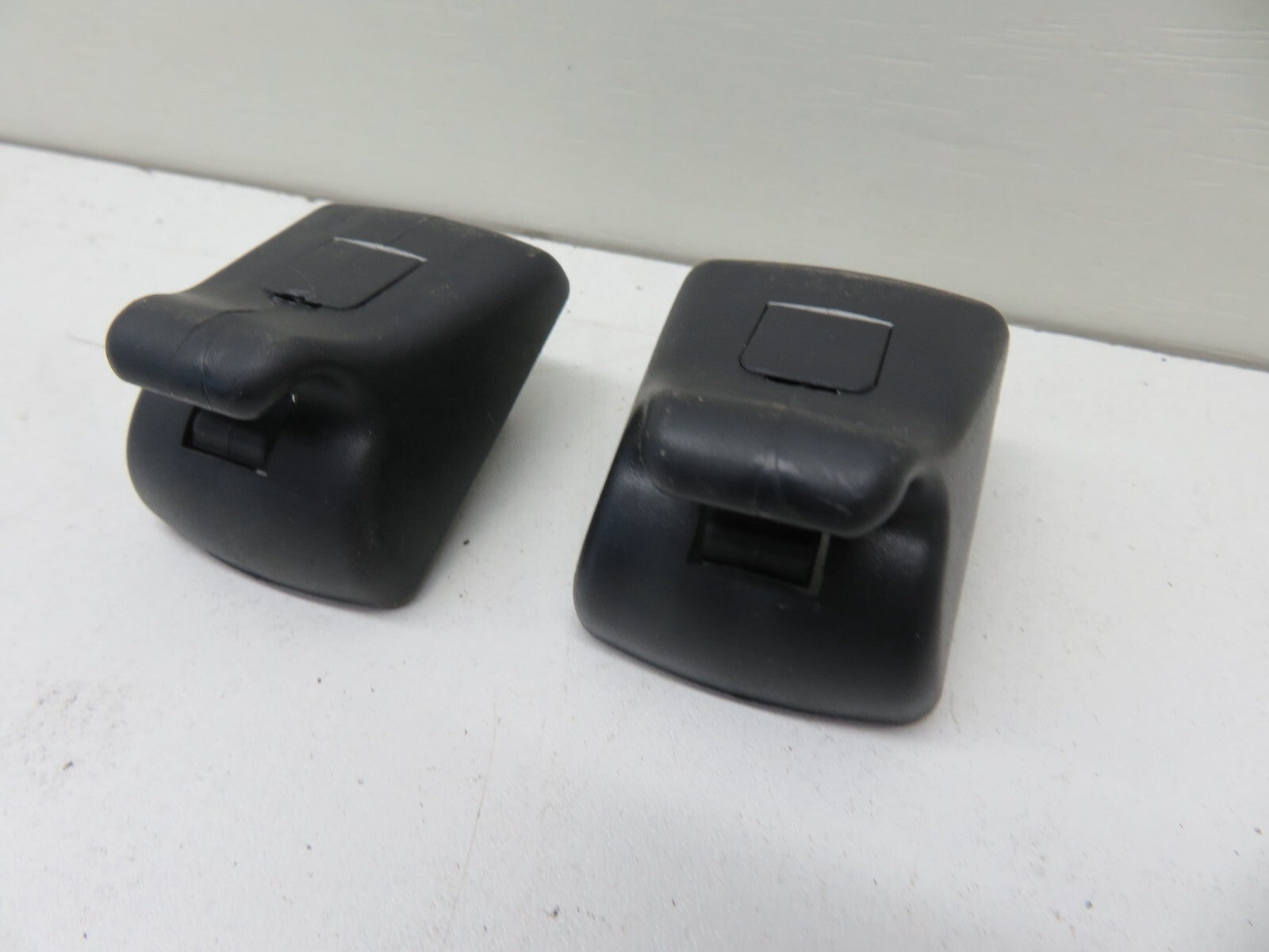 FORD FOCUS ST SUN VISOR HOLDER TRIM CLIPS 2006-2010 1299-10