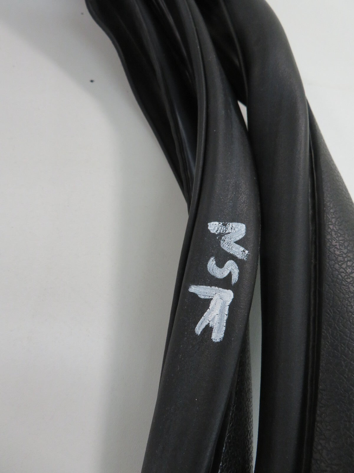 FORD C-MAX NSF PASSENGER FRONT RUBBER DOOR SEAL (ON BODY) 2006-2010 1511-1