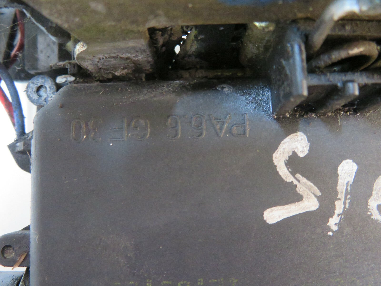 VOLKSWAGEN VW BEETLE OS DRIVER DOOR LOCK CATCH 1998-2006 01