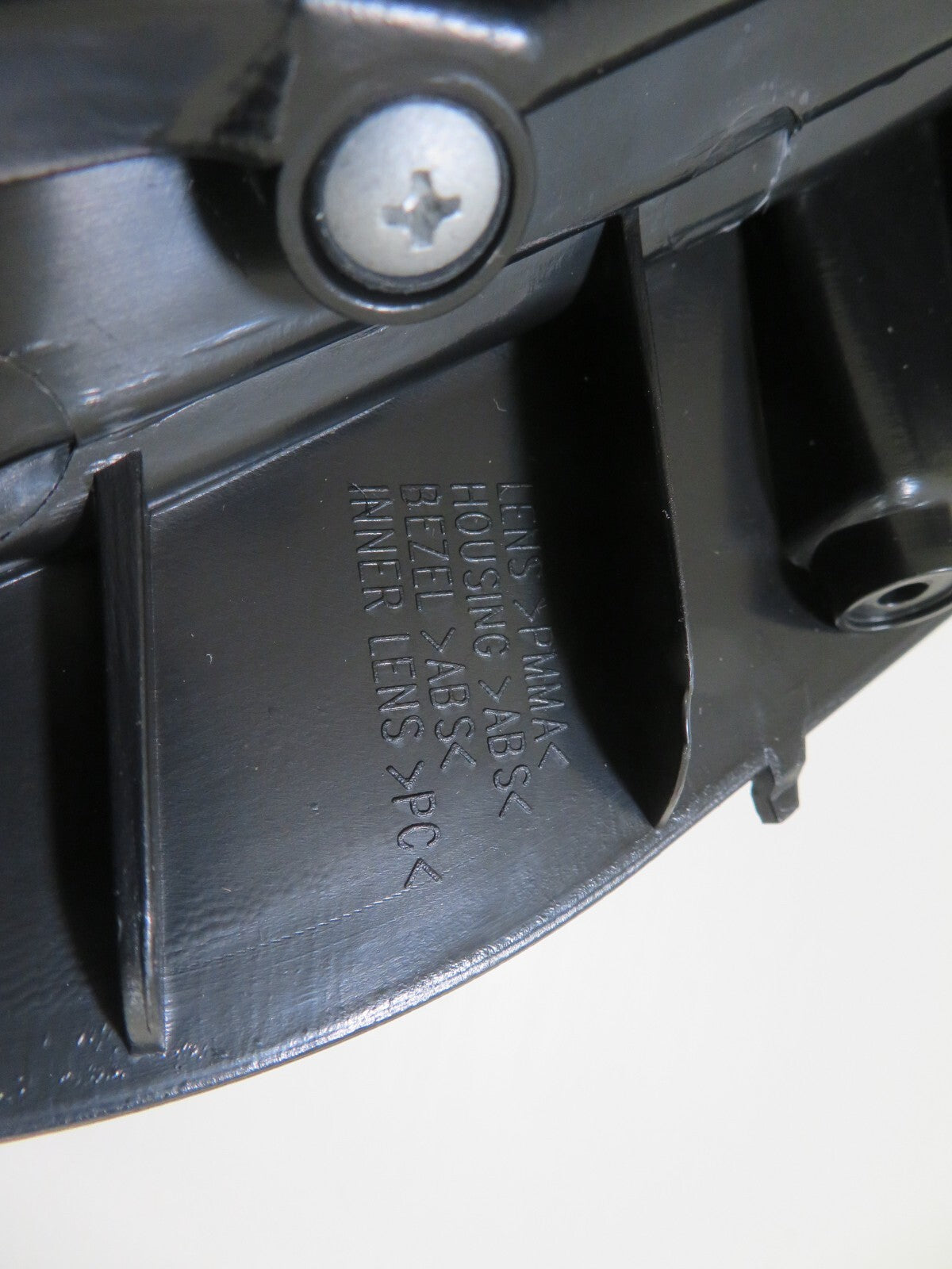 KIA SOUL NS PASSENGER REAR TAIL LIGHT TYC 11-11960-01-2 2009-2012