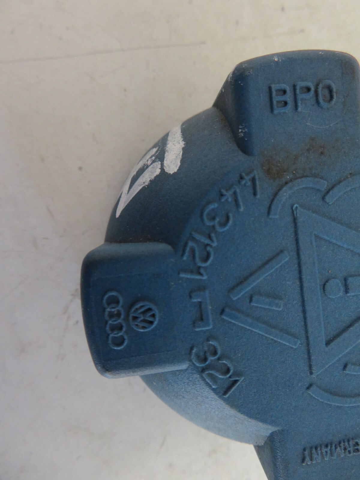 AUDI A8 D2 ENGINE COOLANT CAP 1998-2002 A1636-17