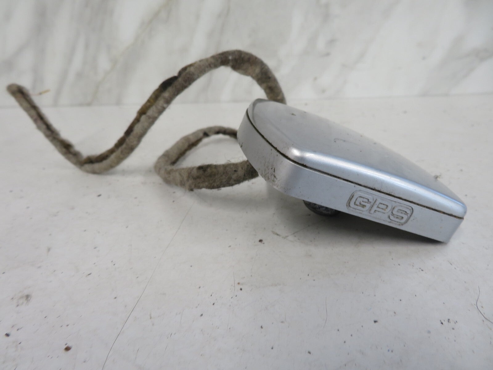 AUDI A8 D2 GPS AERIAL ANTENNA 4D0919889 1998-2002 A1636-13