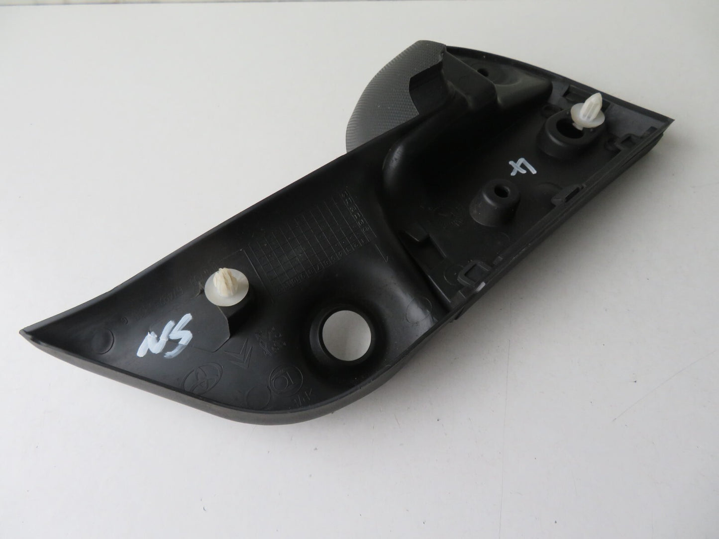 PEUGEOT 107 NS INTERIOR DOOR TRIM 2005-2014 A1034-4