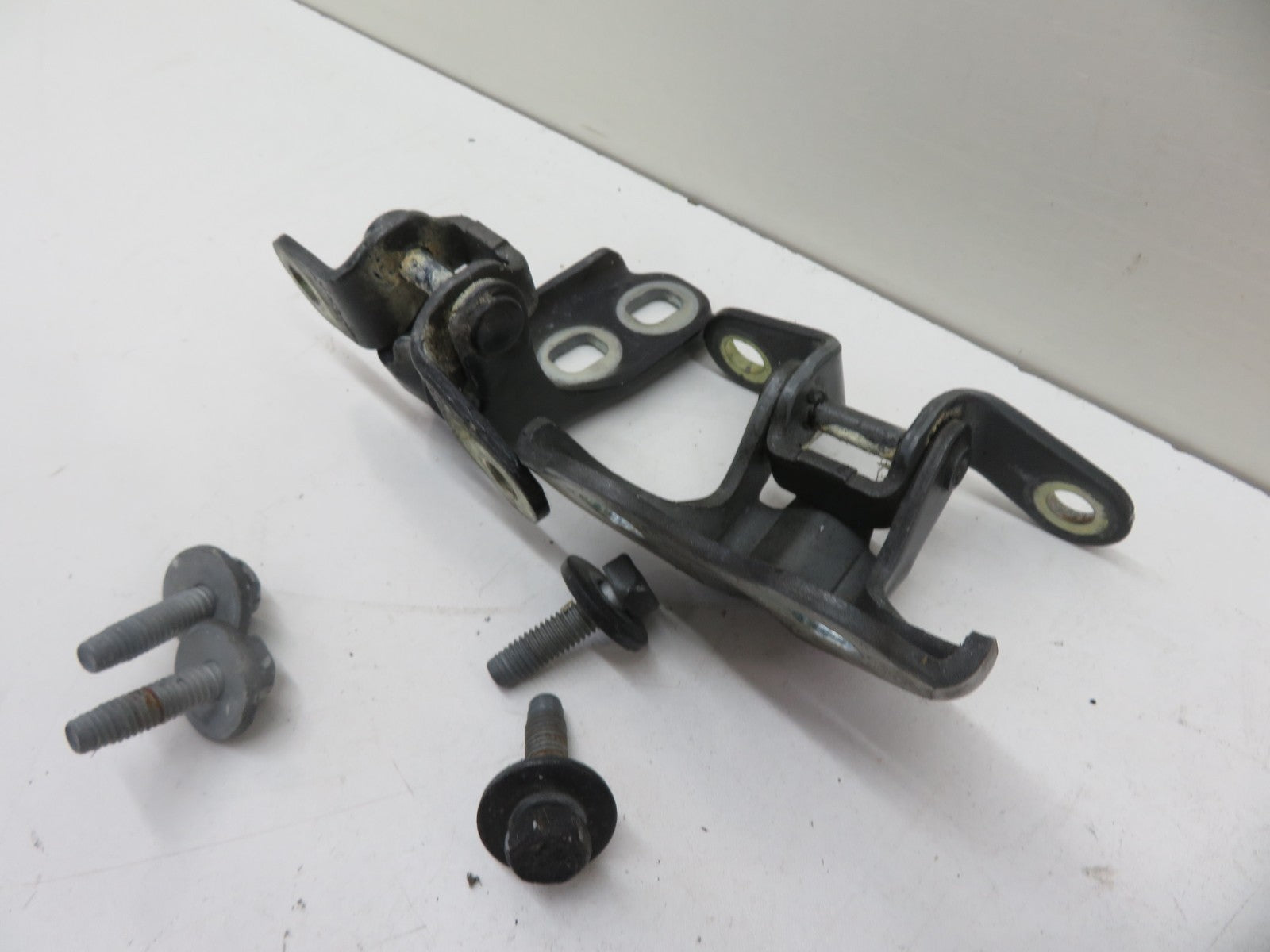 VAUXHALL MOKKA NSF PASSENGER DOOR HINGES BLACK 2012-2016 1739-15