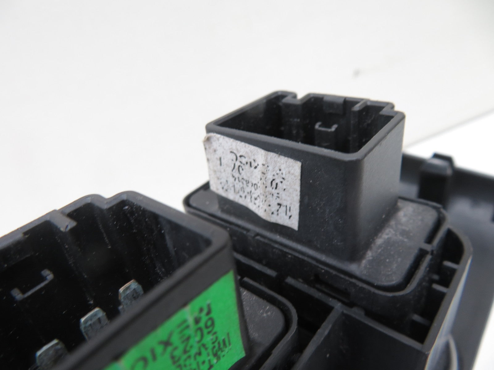 LAND ROVER FREELANDER 1 NS PASSENGER WINDOW SWITCH 2004-2006 1672-7