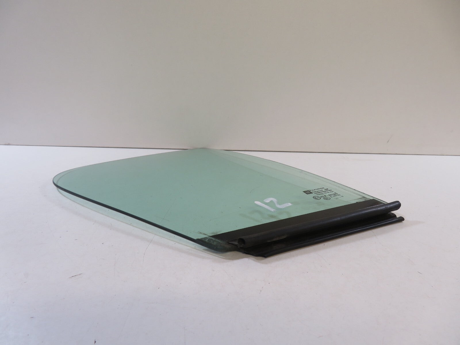 VAUXHALL ASTRA MK5 HATCHBACK OSR RIGHT REAR QUARTER GLASS 2004-2010 misc1659-12