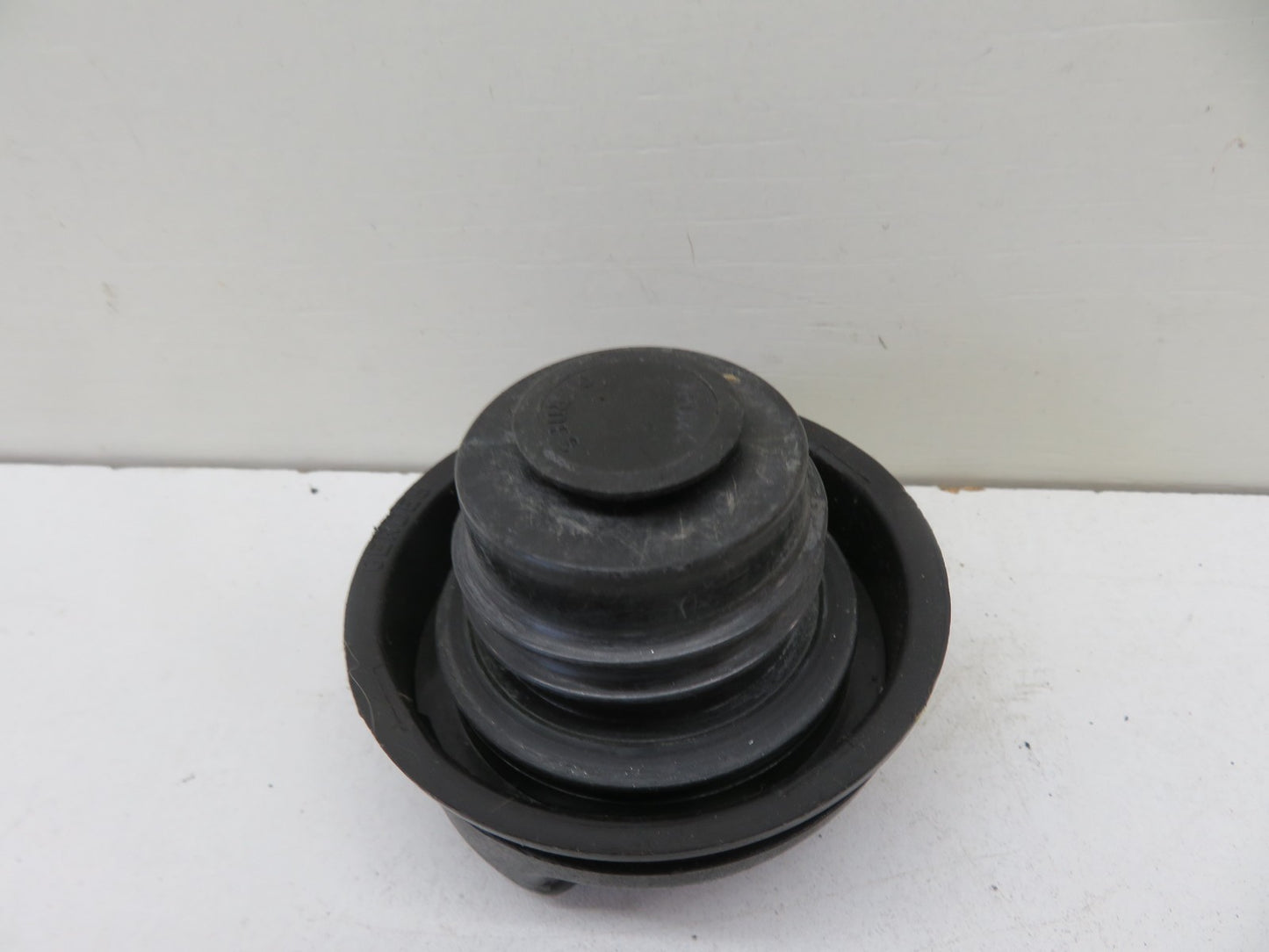 VAUXHALL VECTRA C FUEL CAP PETROL 2002-2008 KF55-4