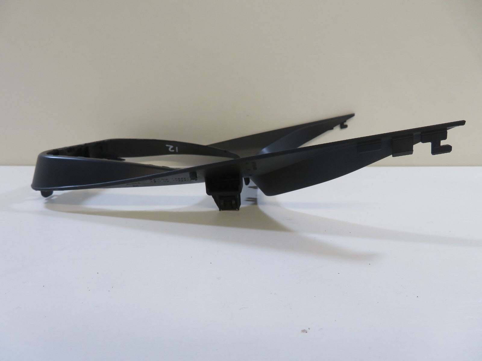 FORD C MAX GEAR STICK SURROUND TRIM AM51-R044H82-ADW 2011-2015 1518-12