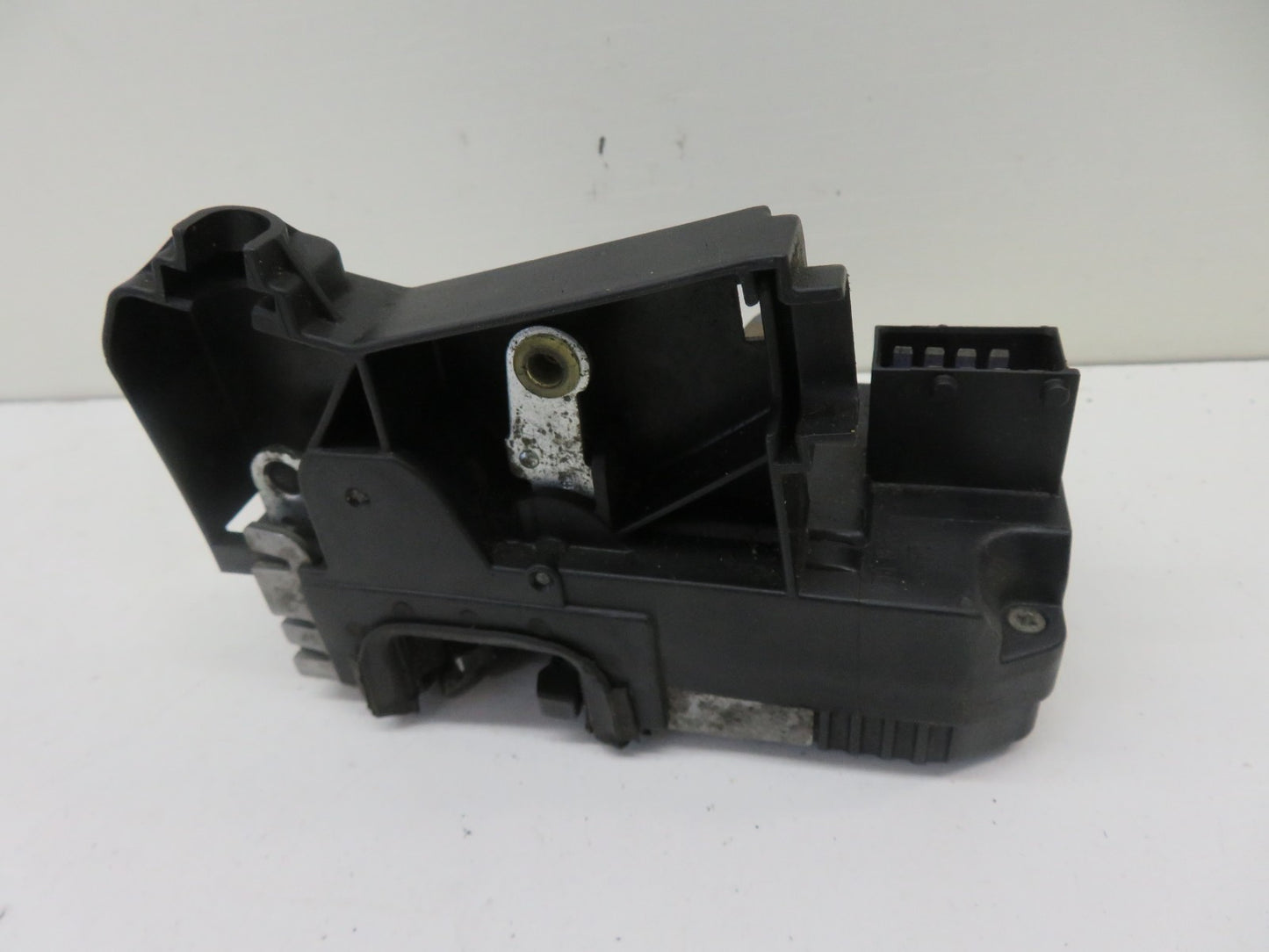 VAUXHALL ZAFIRA A OSF DRIVER DOOR LOCK CATCH 24444817 1999-2005 1353-2