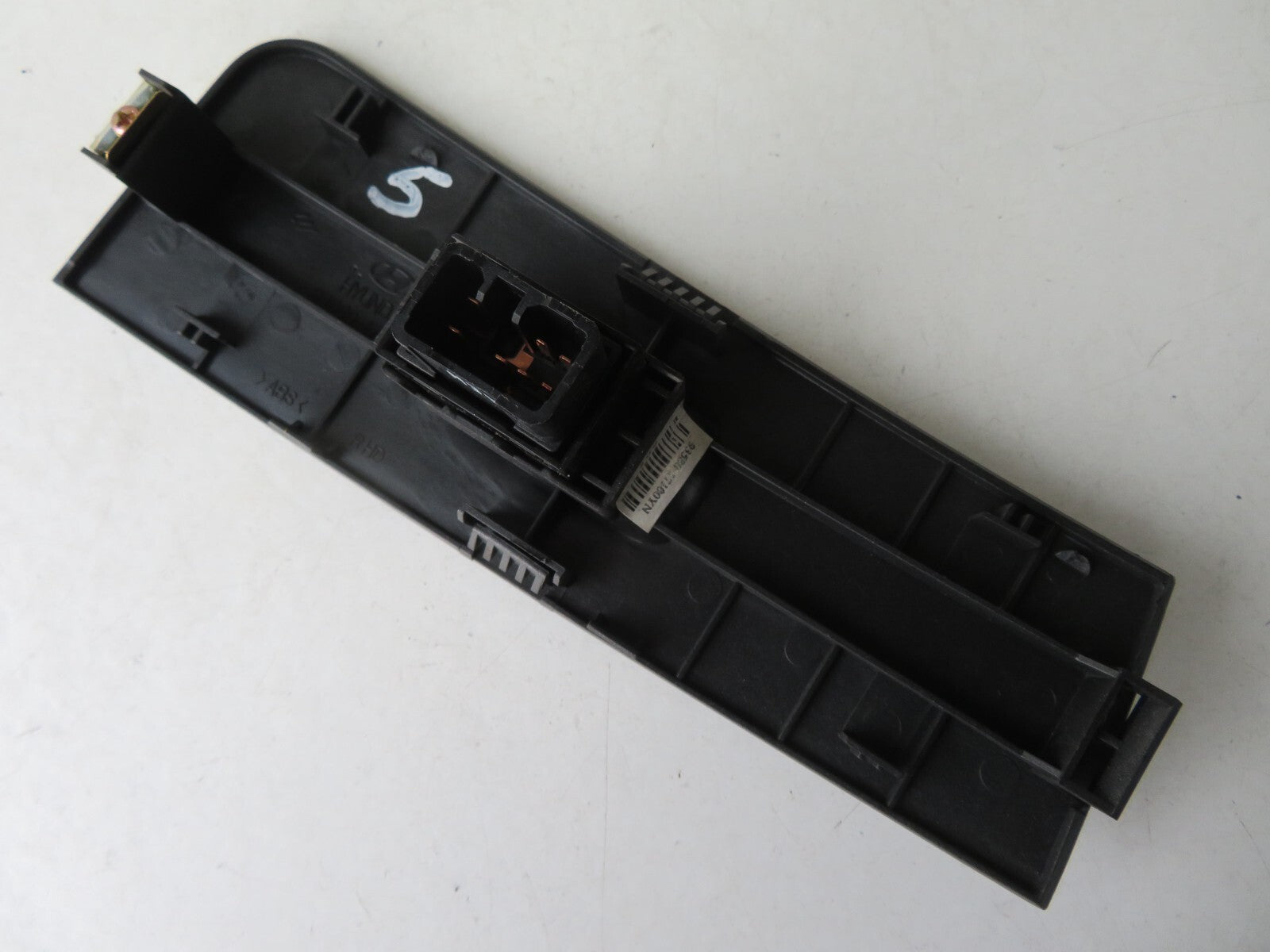 HYUNDAI MATRIX NS PASSENGER WINDOW SWITCH 93580-17100 2001-2006 A1343-5