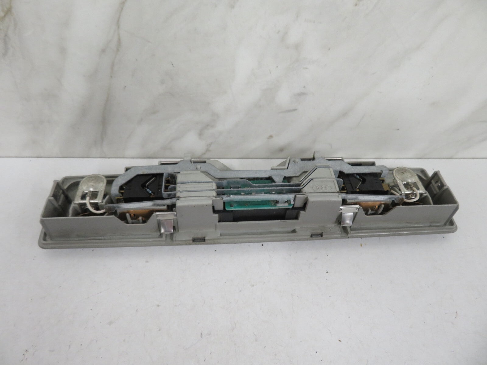 AUDI A8 D2 INTERIOR ROOF LIGHT 4B0947111 1998-2002 A1652-5