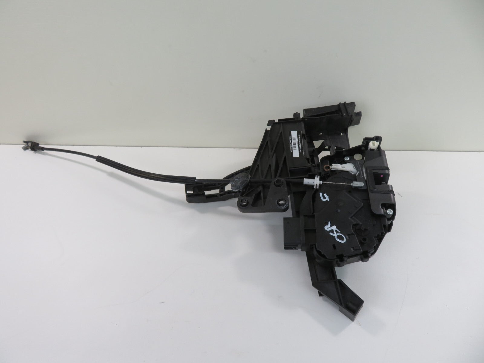 FORD C-MAX OSR RIGHT REAR DOOR LOCK CATCH 3M5A-R26412-ES 2006-2010 1401-4