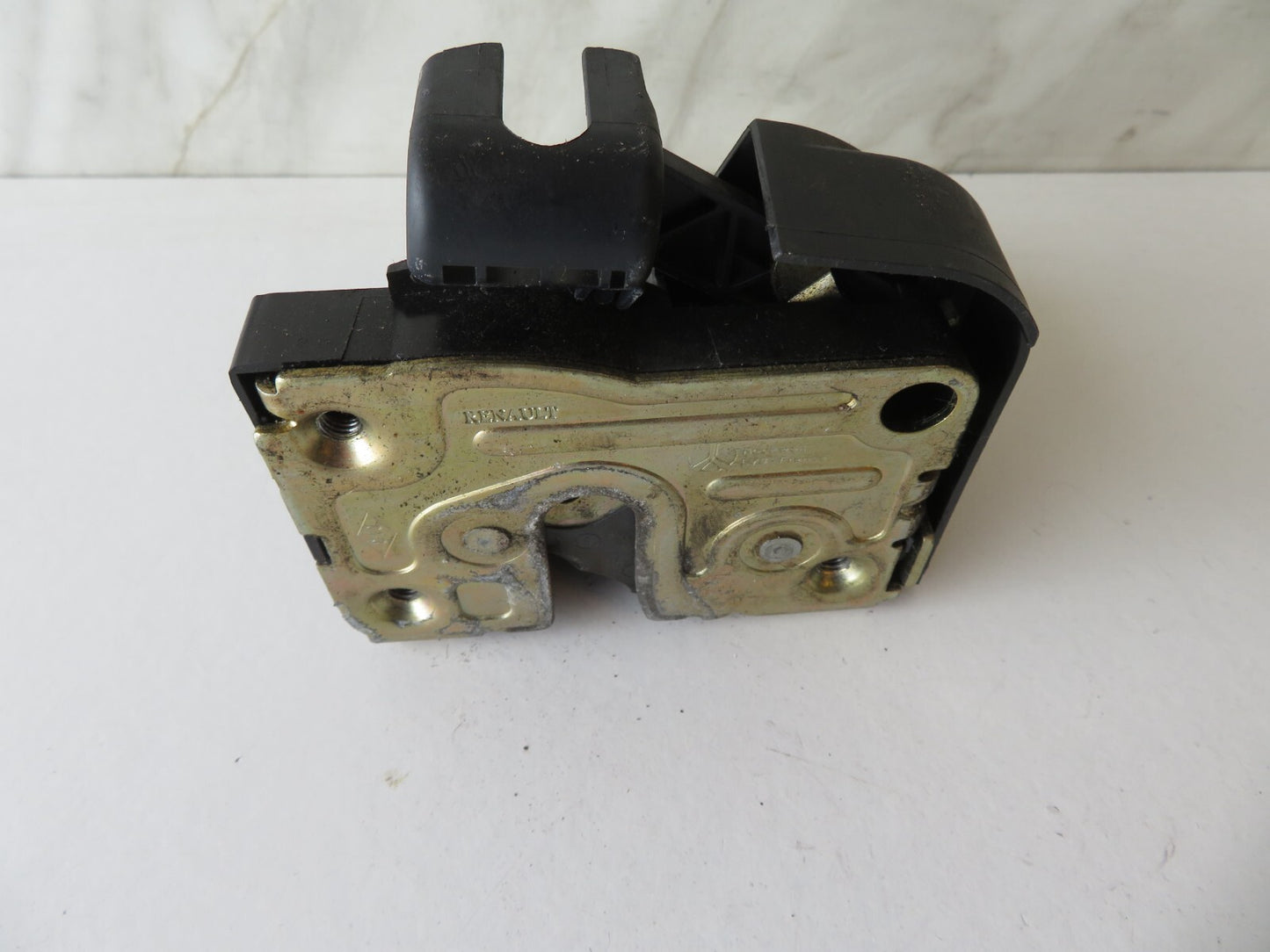 RENAULT CLIO MK2 NS PASSENGER DOOR LOCK CATCH 3DR 2001-2006 AMS1136
