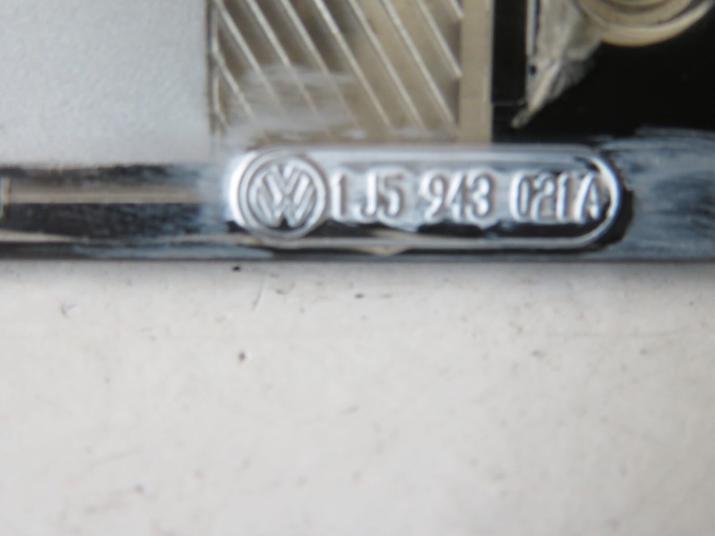 VOLKSWAGEN VW PASSAT B5.5 REAR NUMBERPLATE LIGHT 1J5943021A 01-05 AMS1348-1