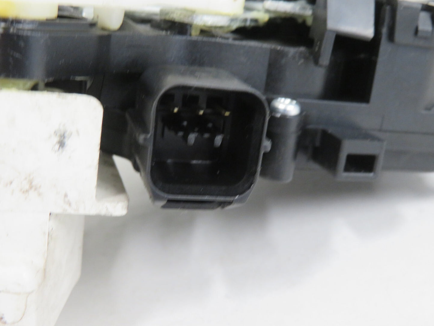 PEUGEOT 4007 NSR DOOR LOCK CATCH 2007-2012 1603-9