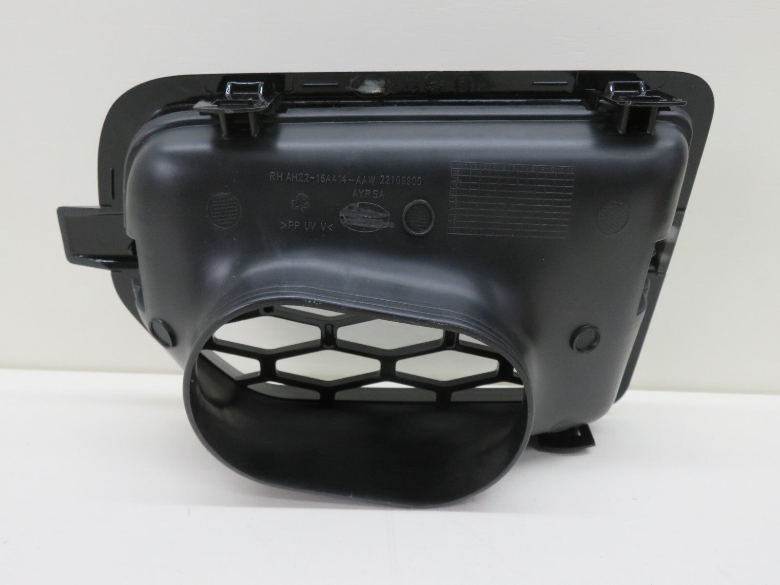 OS DRIVER FRONT GRILLE VENT FOR LAND ROVER DISCOVERY 2009-2018 L319