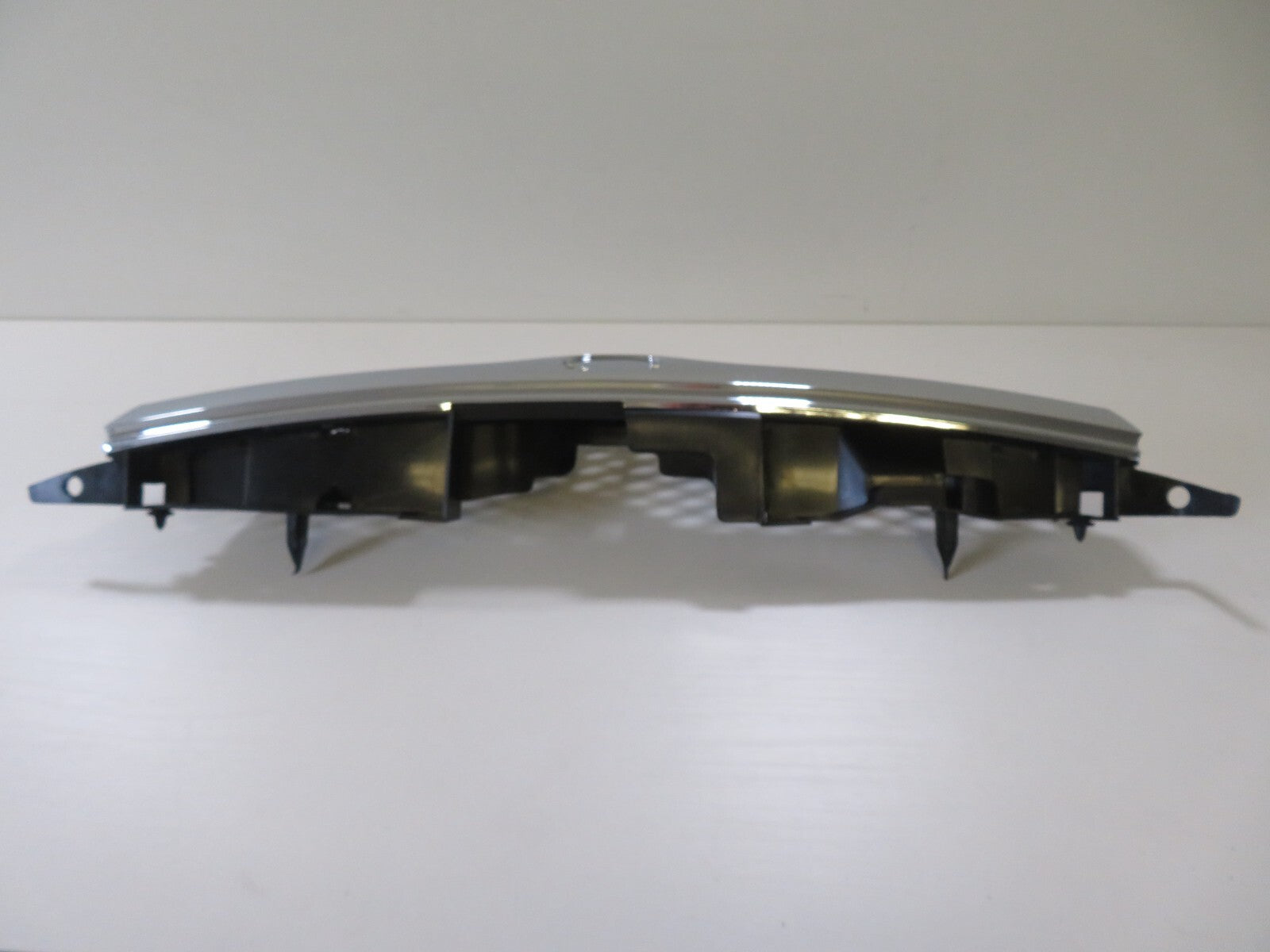 FRONT GRILLE FOR MAZDA 323 MZ07073GA FOR YEARS 1999-2000