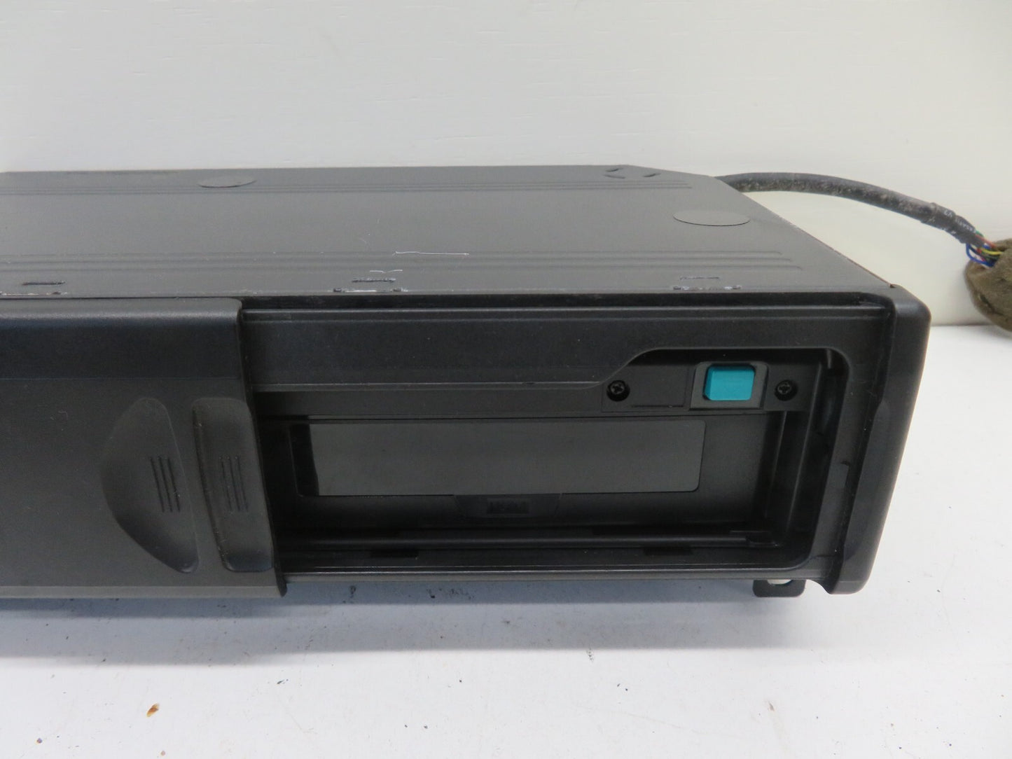 LAND ROVER FREELANDER 1 CD CHANGER XQE000110 1997-2006 1752-5
