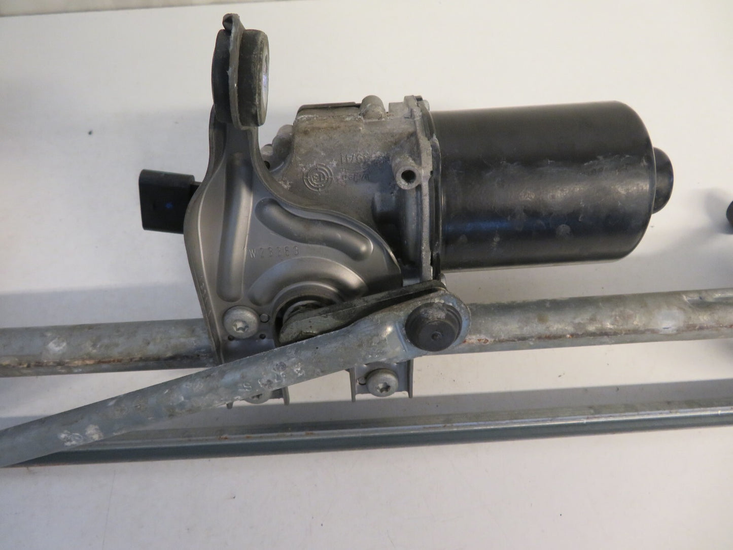 BMW 1 SERIES F20 FRONT WIPER MOTOR 7267504 2012-2015 AMS1445