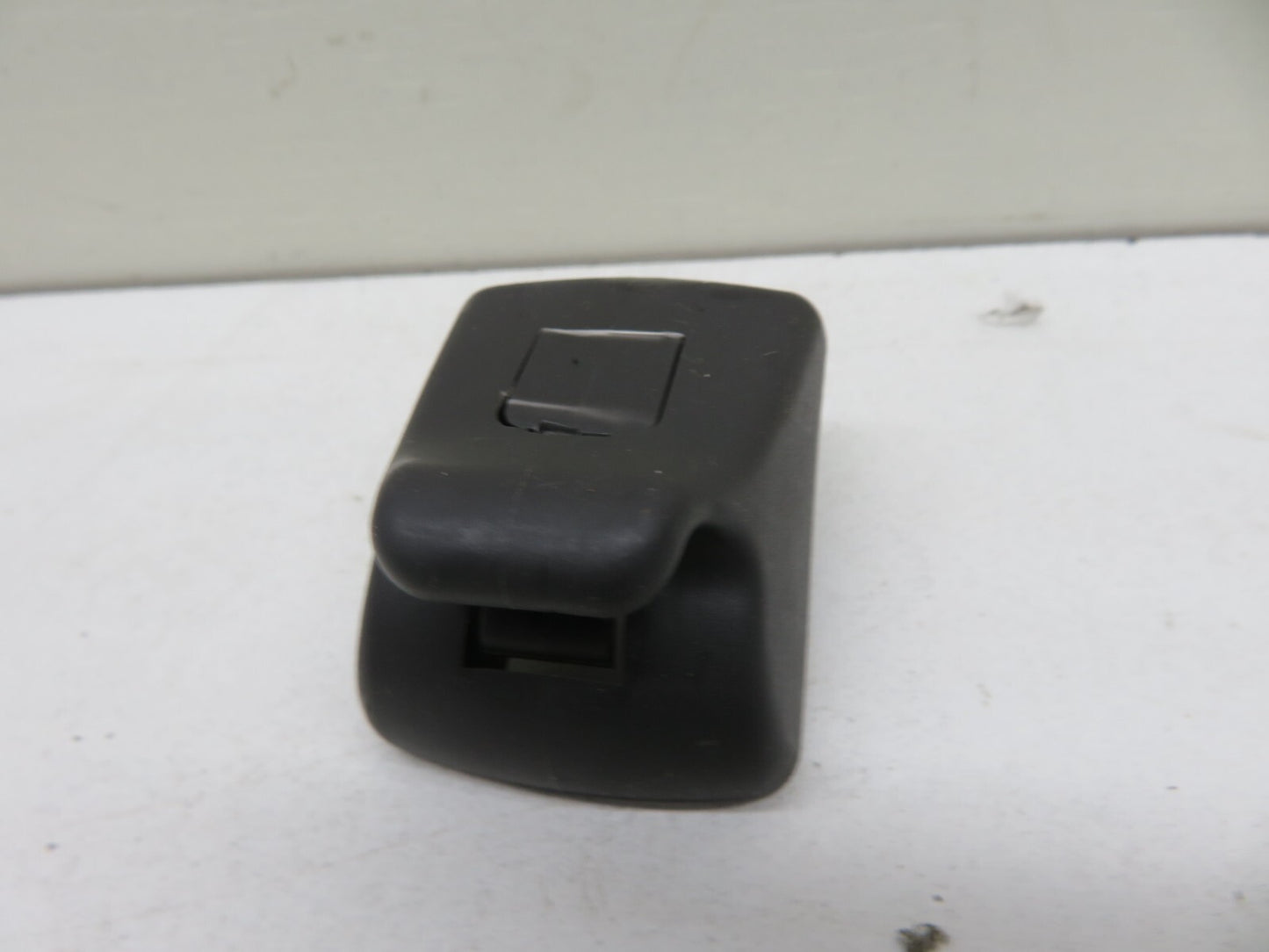 FORD FIESTA MK7 ST180 SUN VISOR CLIP HOLDER 2013-2017 1549-15
