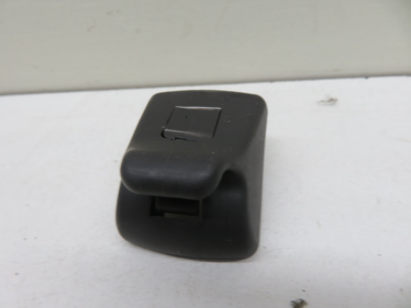 FORD FIESTA MK7 ST180 SUN VISOR CLIP HOLDER 2013-2017 1549-15
