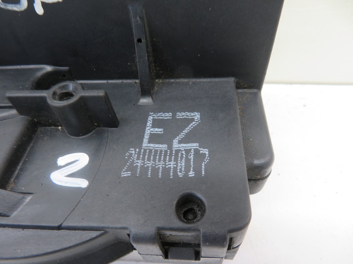 VAUXHALL ZAFIRA A OSF DRIVER DOOR LOCK CATCH 24444817 1999-2005 1353-2