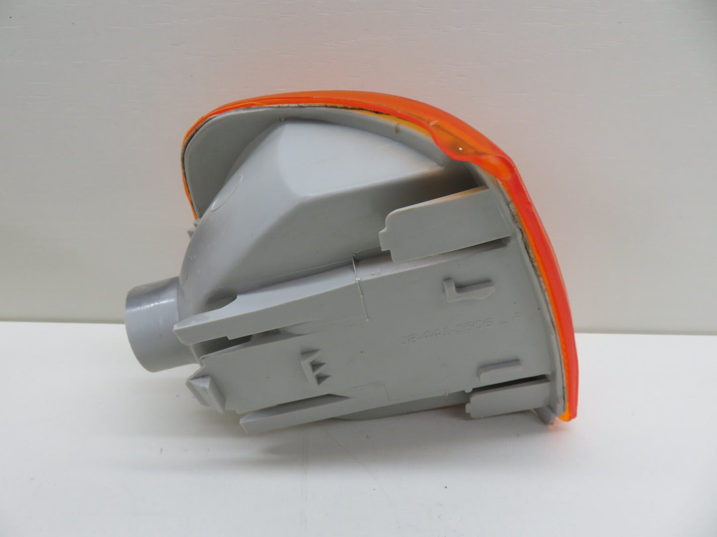 FRONT NS PASSENGER INDICATOR LIGHT FOR AUDI 100 441-1506-U YEARS 1982-1990