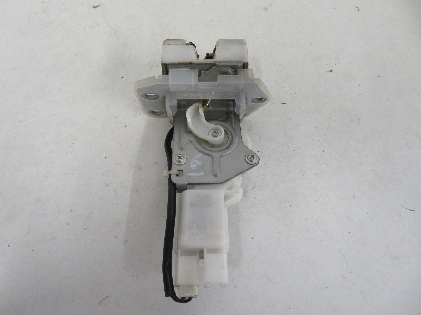 SUZUKI SWIFT GLS TAILGATE BOOT LOCK CATCH 1998-2003 1341-6