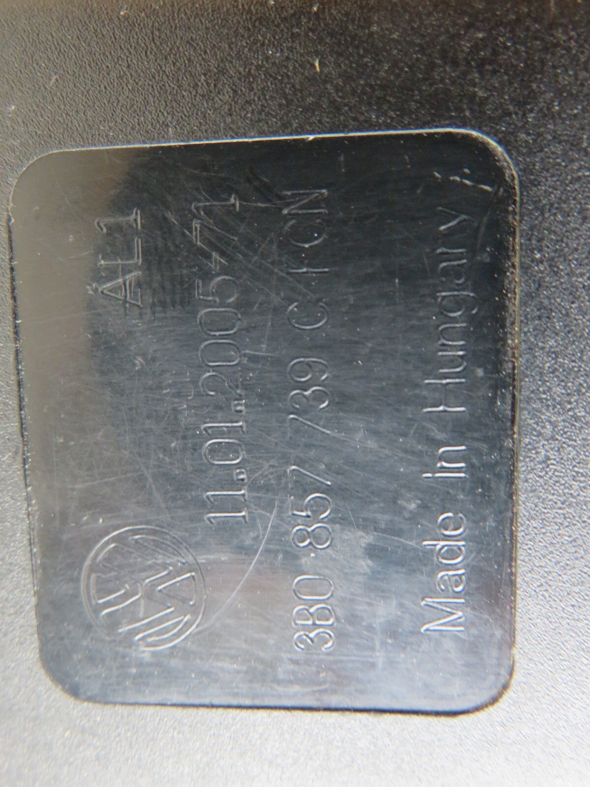 VOLKSWAGEN VW PASSAT B5.5 REAR SEAT BELT BUCKLES 3B0857739C 01-05 AMS1348