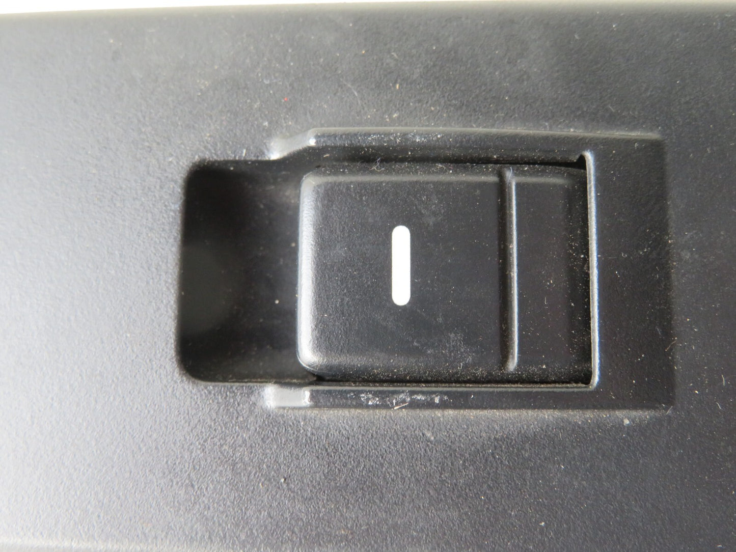 LAND ROVER DISCOVERY 3 NSF WINDOW SWITCH YUD501070 2005-09 AMS1115-10