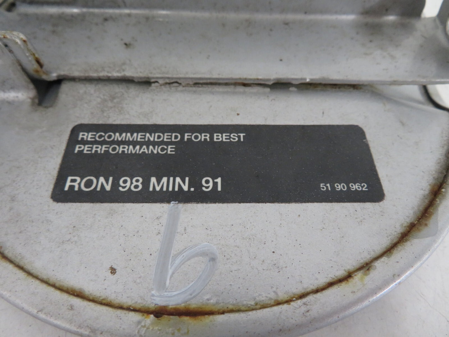 SAAB 93 9-3 FUEL TANK DOOR FLAP 5190962 1998-2001 1617-9