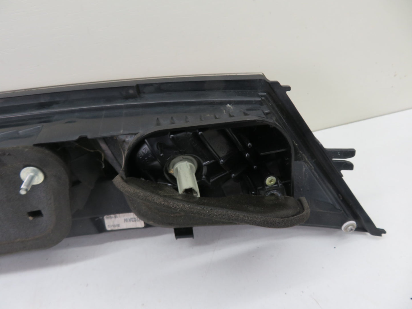 HONDA CIVIC MK8 REAR CENTER TAIL LIGHT HANDLE 2006-2011