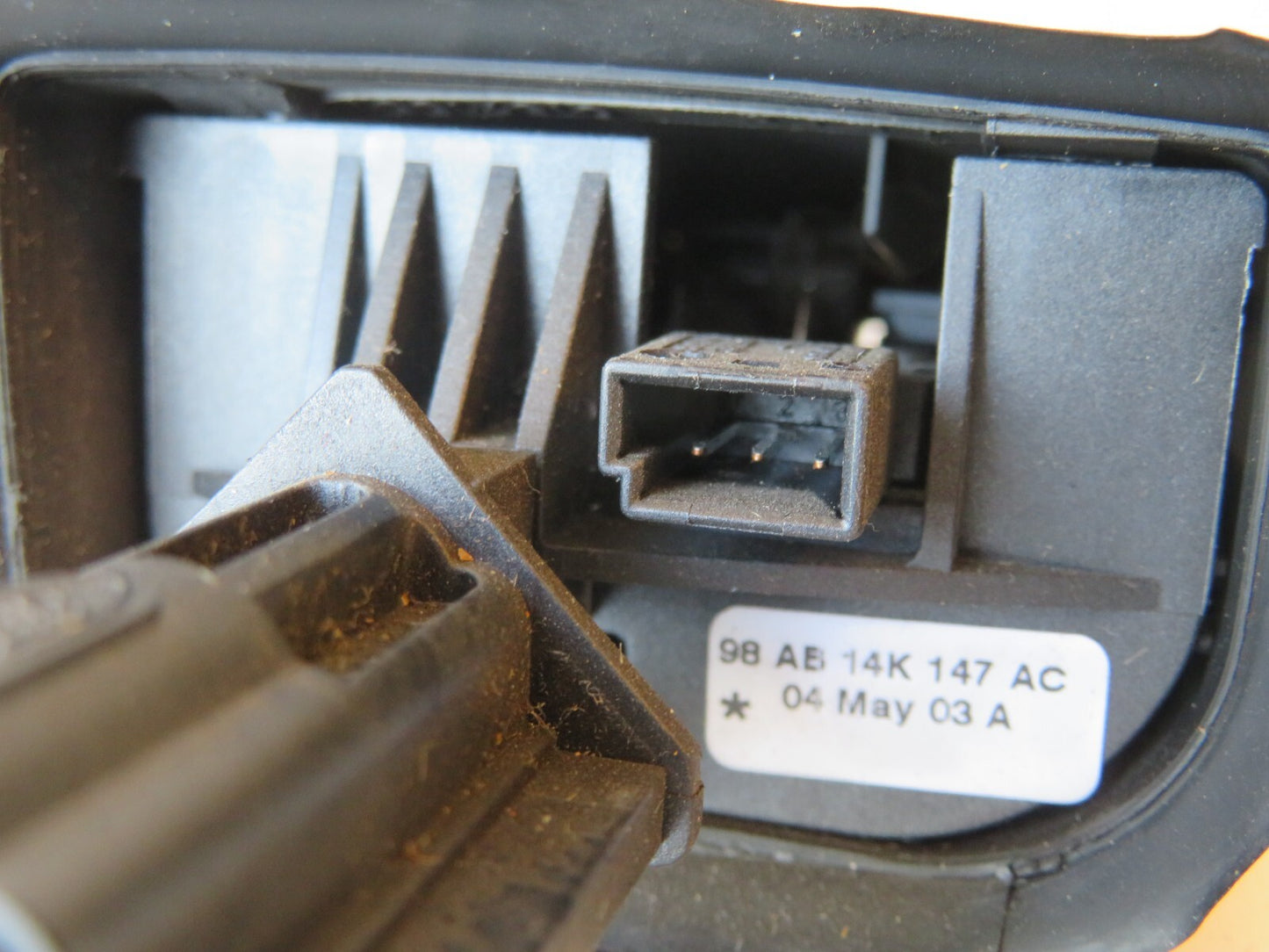 FORD MONDEO MK3 STEERING WHEEL VOLUME CONTROLS  98AB14K147AC 2001-2007 RA04