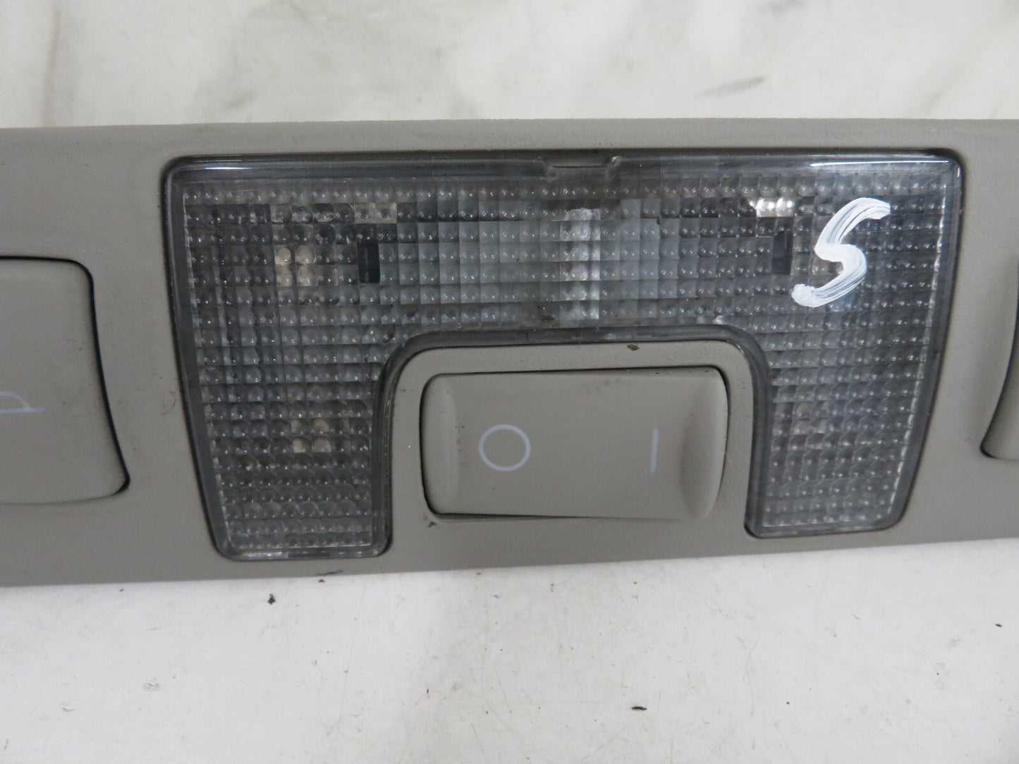 AUDI A8 D2 INTERIOR ROOF LIGHT 4B0947111 1998-2002 A1652-5