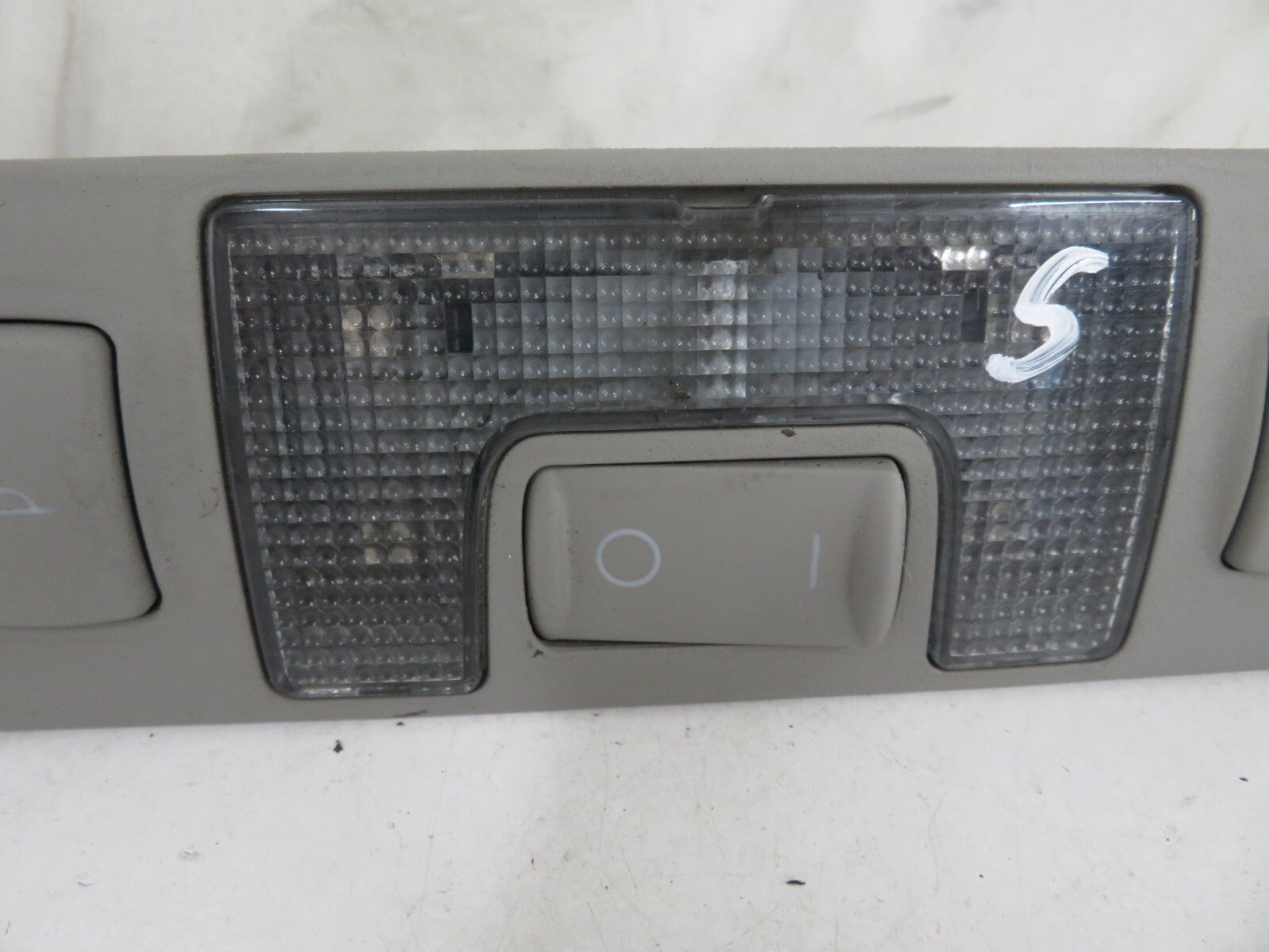 AUDI A8 D2 INTERIOR ROOF LIGHT 4B0947111 1998-2002 A1652-5