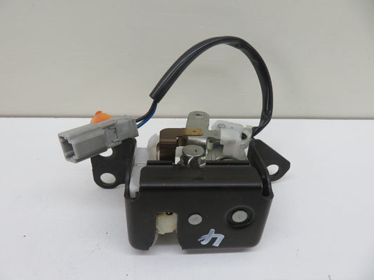 HONDA CRV MK2 REAR BOOT WINDOW LOCK CATCH 2002-2006 #1211-4