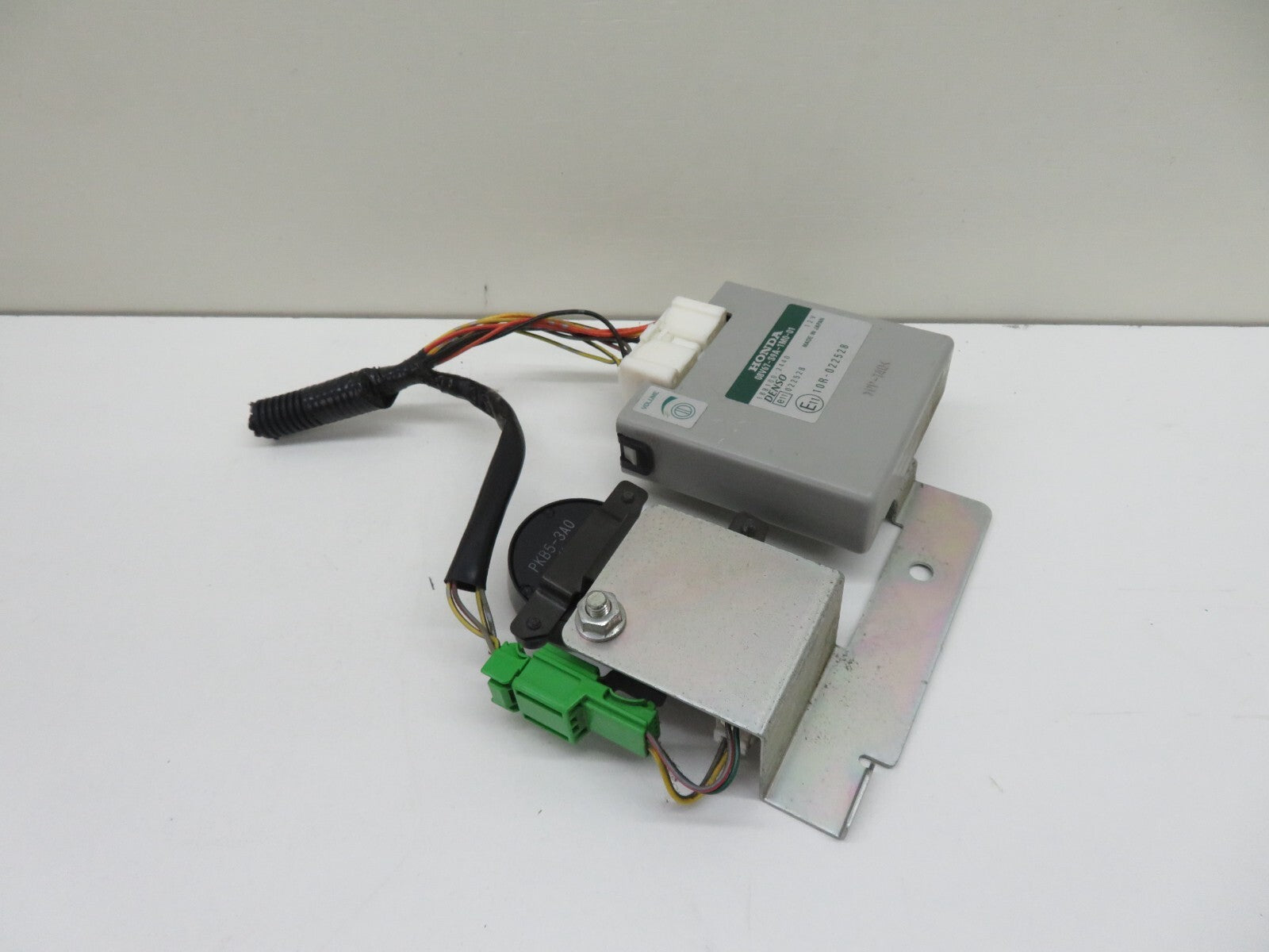 HONDA CRV MK2 REAR PARKING SENSOR MODULE 08V67-S9A-1M0-01 2002-2006 #1211-16