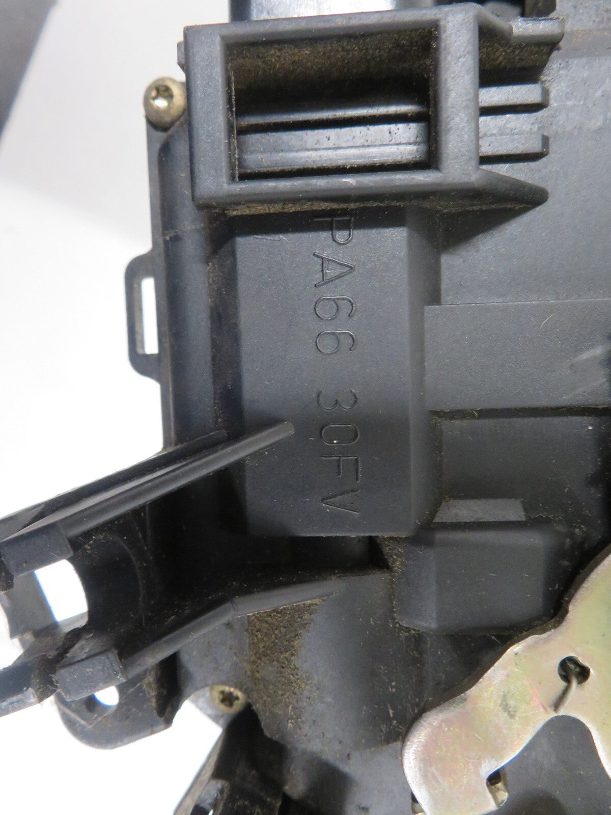 AUDI A6 ALL ROAD 1998-2003 NSR REAR DOOR LOCK CATCH 4B0839015G MIX1411-3