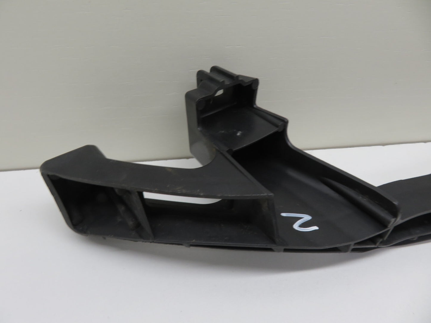 VOLKSWAGEN VW EOS NS PASSENGER SIDE BUMPER GUIDE 1Q0807889 2006-2010 1701-2