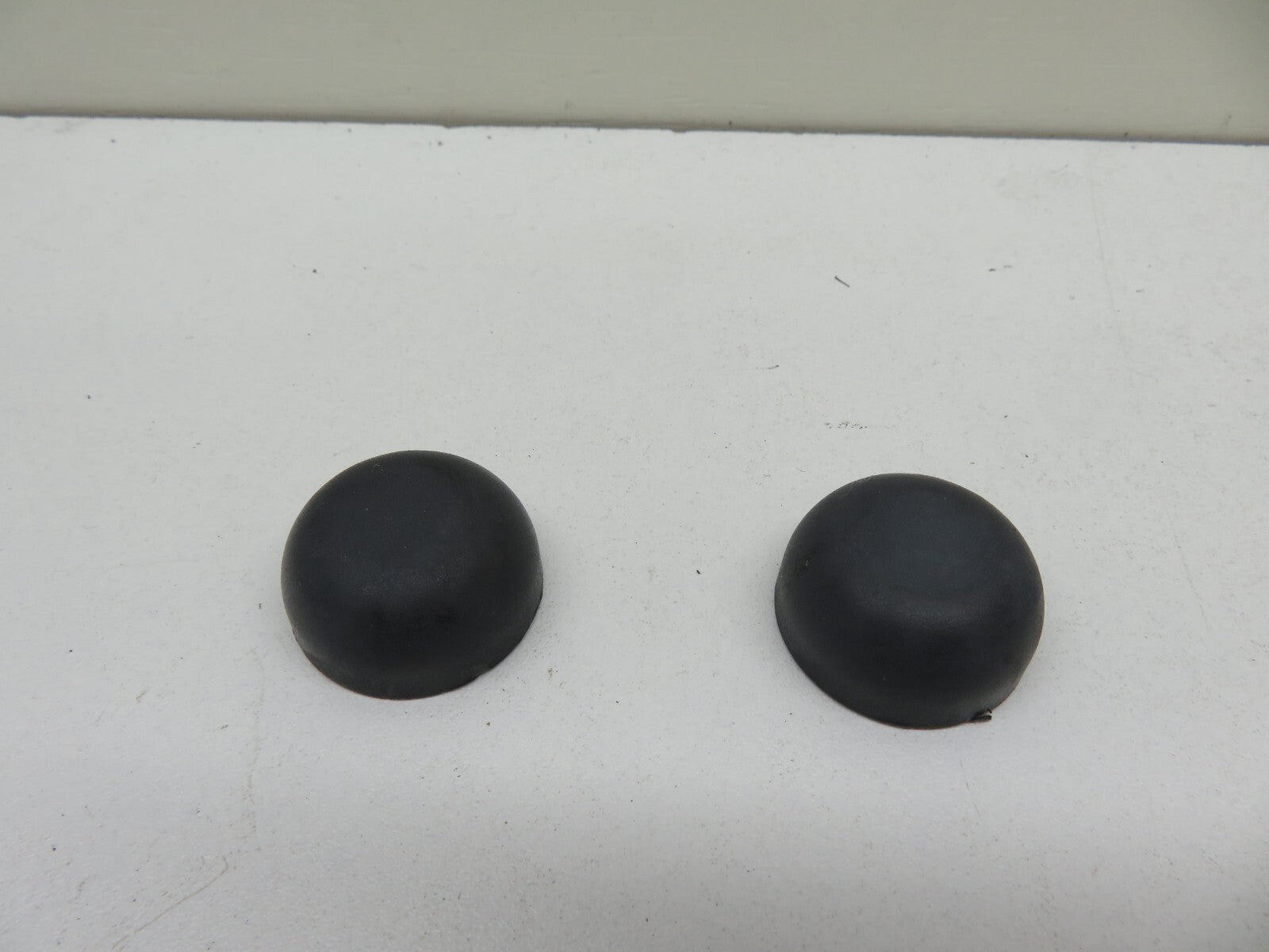 PEUGEOT 3008 FRONT WIPER ARM BOLTS COVERS 2008-2016 1338-6