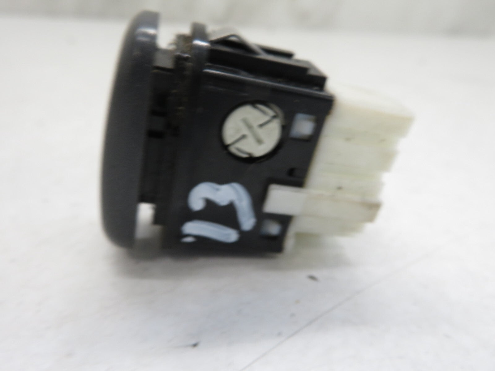 VOLVO C70 HEATED SEAT SWITCH 9162939 1996-2000 MIX1550-13