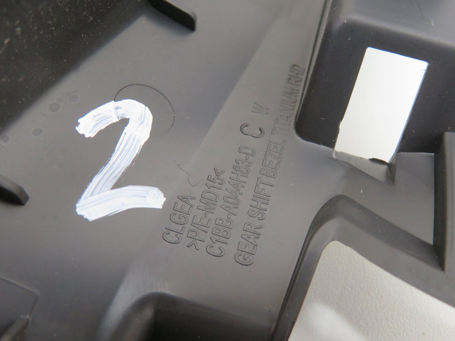 FORD FIESTA MK7 ST180 GEAR SELECTOR SURROUND TRIM 2013-2017 1402-2