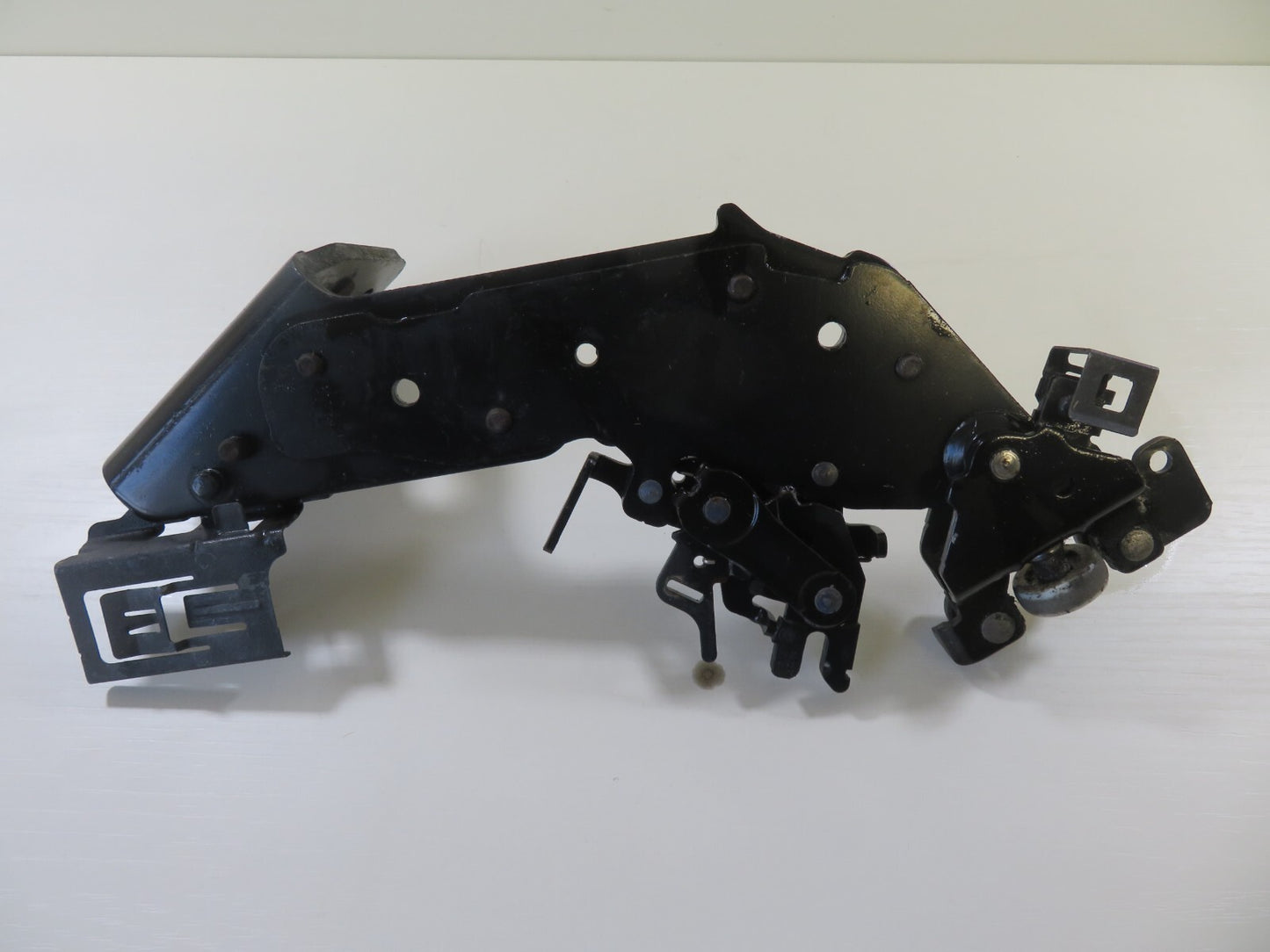 FORD C MAX GRAND OSR BOTTOM GUIDE ROLLER HINGE AM51-U25000-AF 2011-2015 1507-4